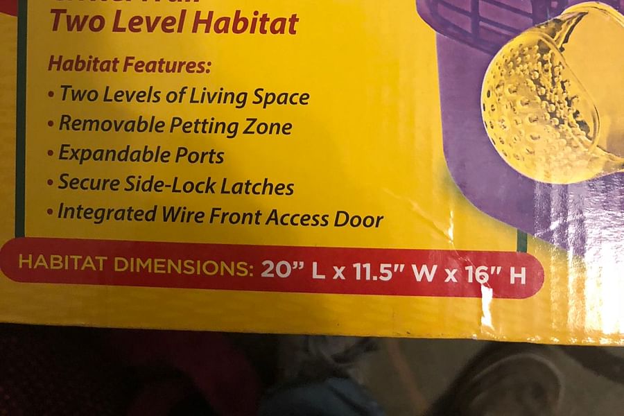 Expandable hamster cage with secure latches