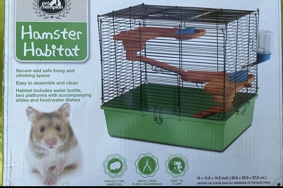 Multi-floor hamster cage with secure latches